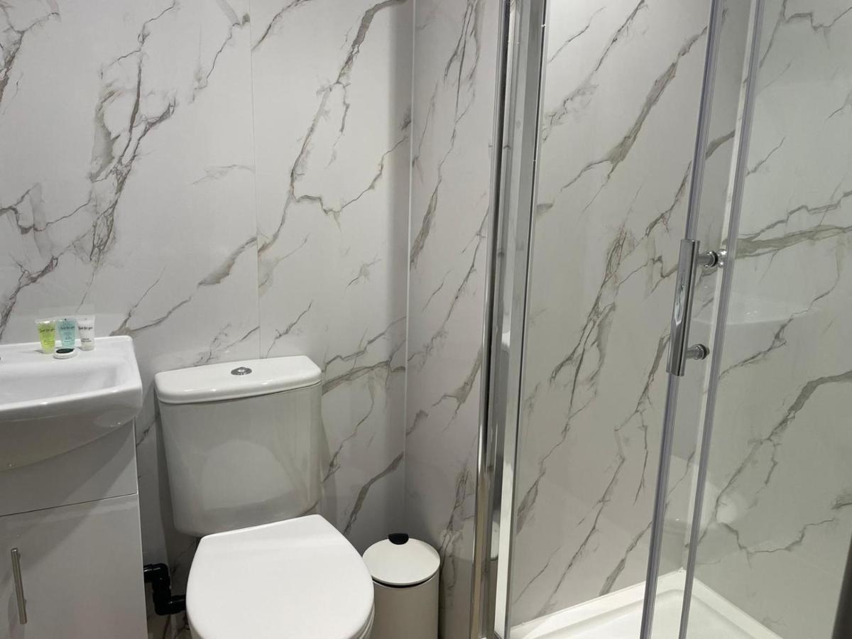 Phoenix Pods Hotel Ливърпул Екстериор снимка
