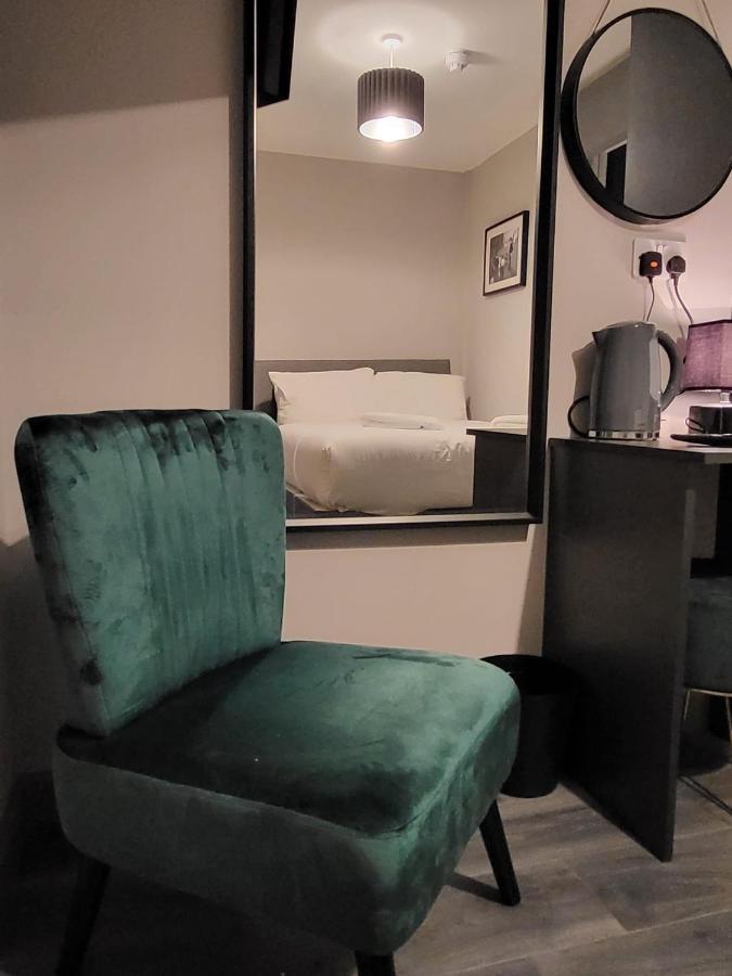 Phoenix Pods Hotel Ливърпул Екстериор снимка