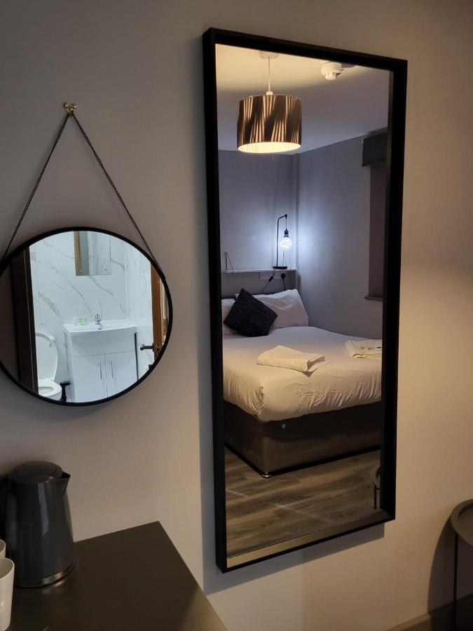 Phoenix Pods Hotel Ливърпул Екстериор снимка