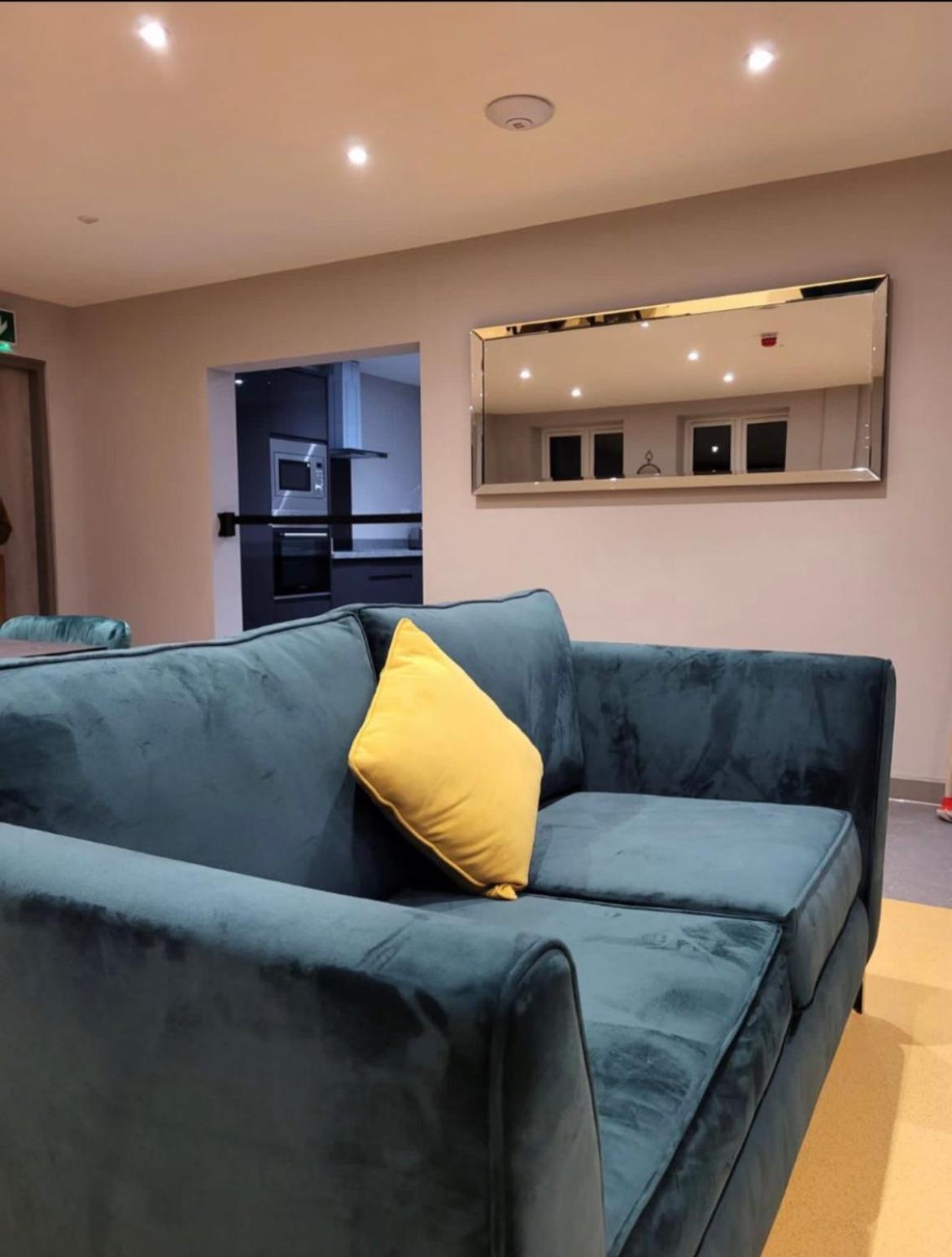 Phoenix Pods Hotel Ливърпул Екстериор снимка